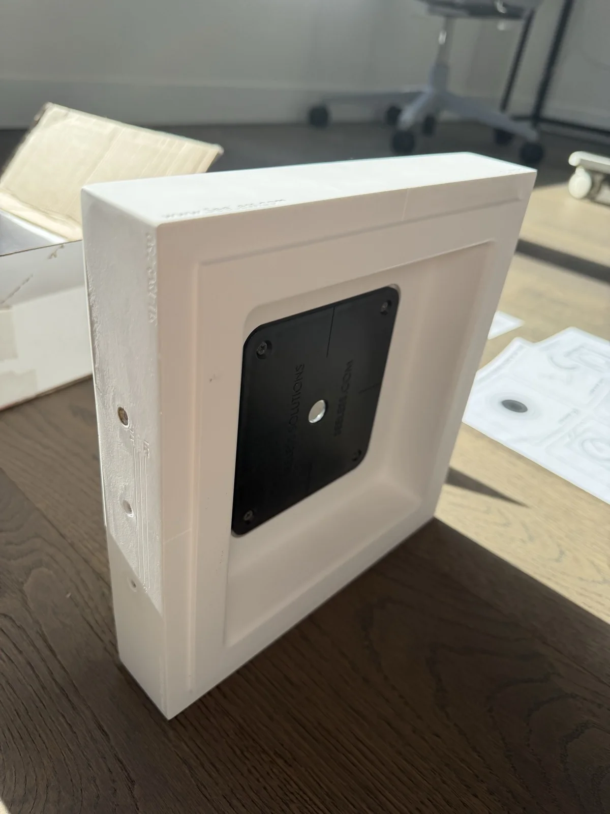 Actual SeeLess mount and backplate
